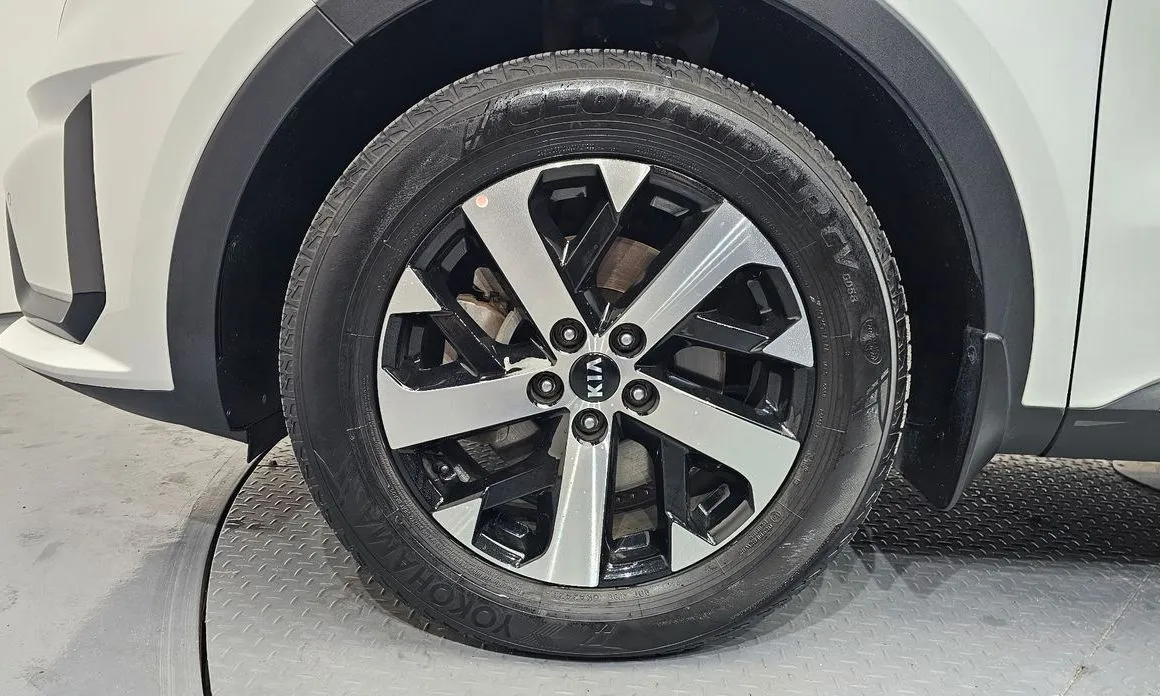 Kia Sorento — фото 5