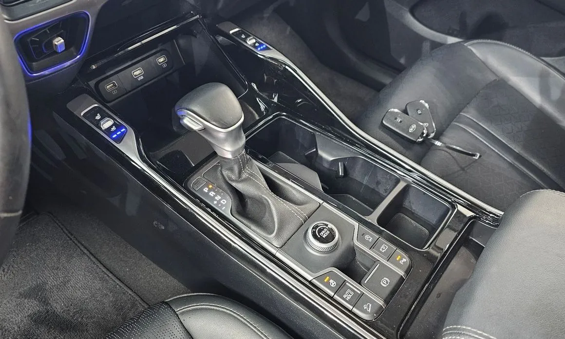 Kia Sorento — фото 9