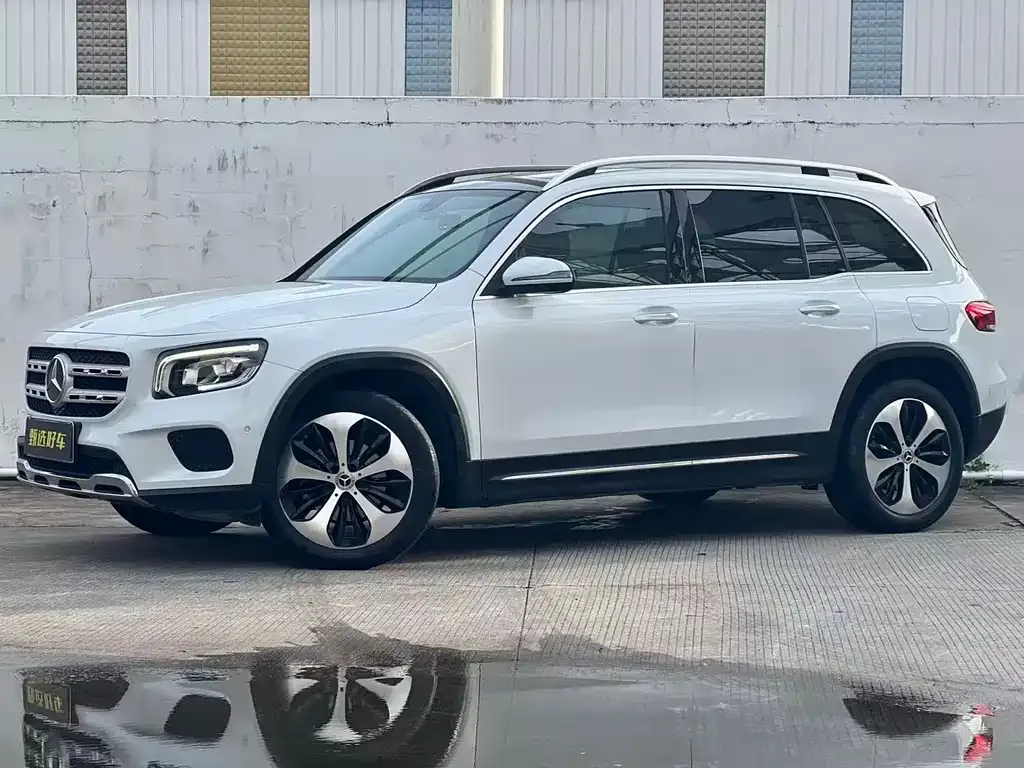 Mercedes-Benz GLB — фото 1
