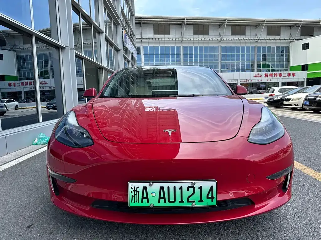 Tesla Model 3 — фото 9