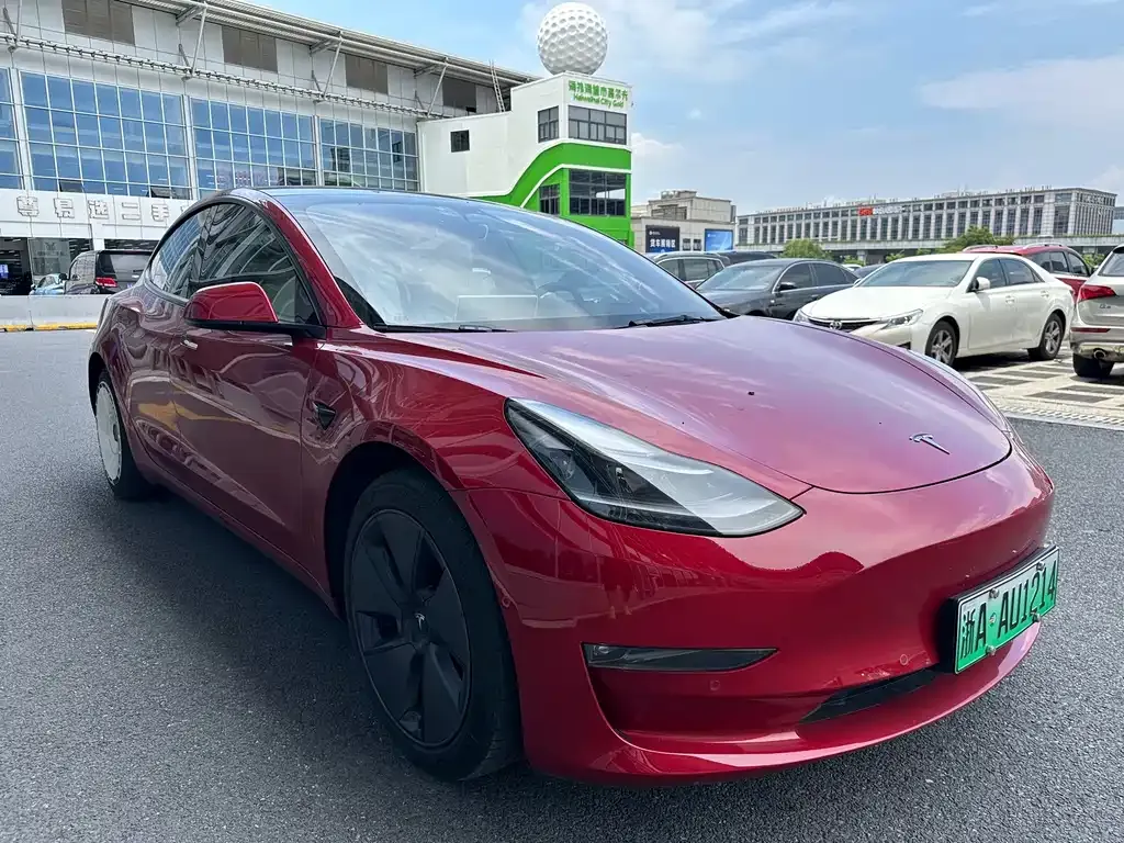 Tesla Model 3 — фото 8