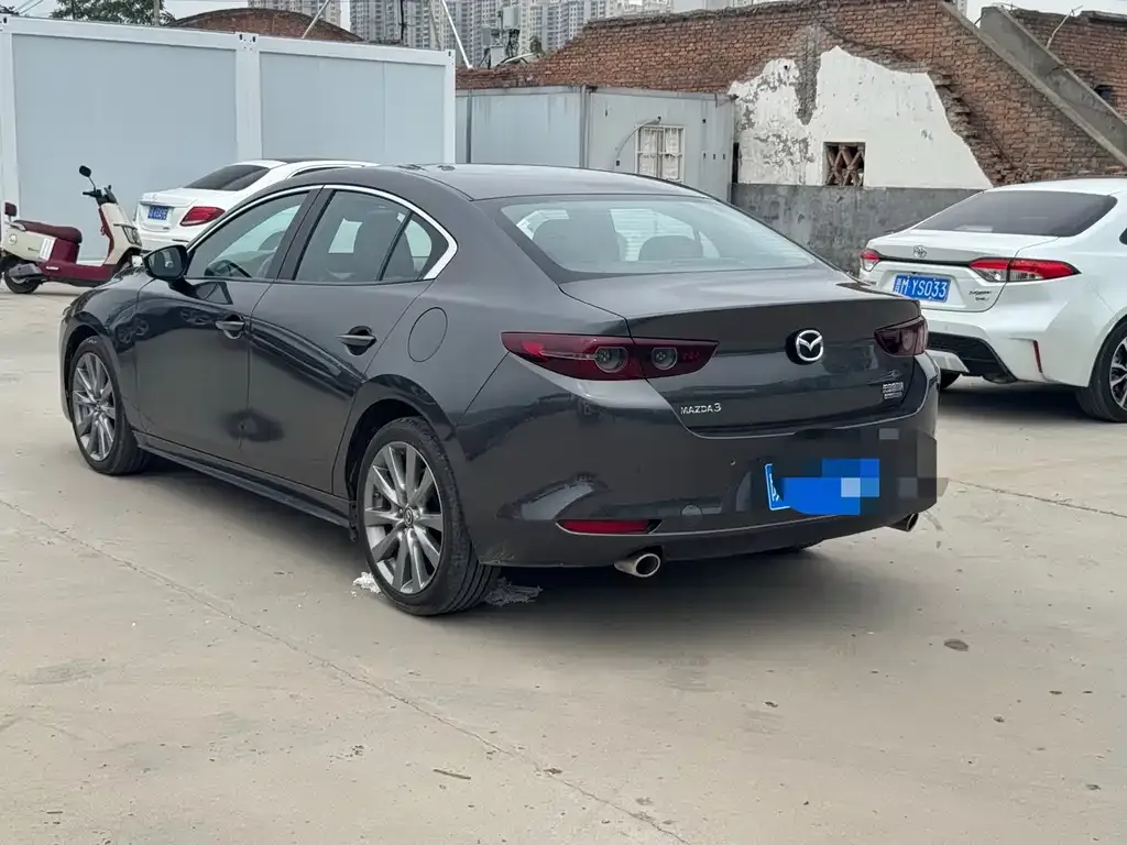 Mazda 3 Axela — фото 4