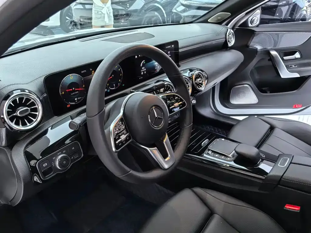 Mercedes-Benz A-Class — фото 3