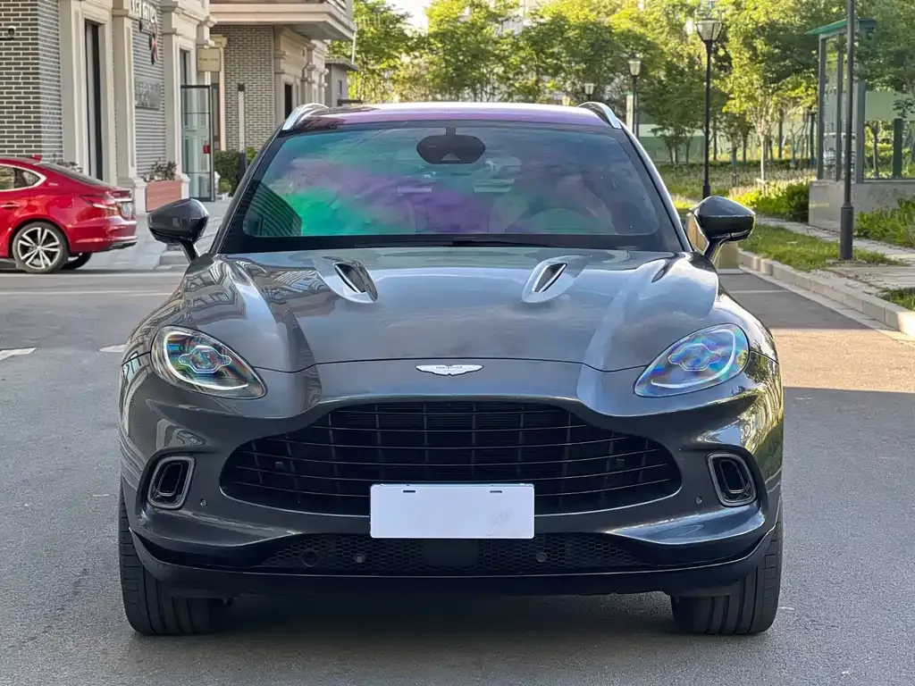 Aston Martin DBX — фото 2