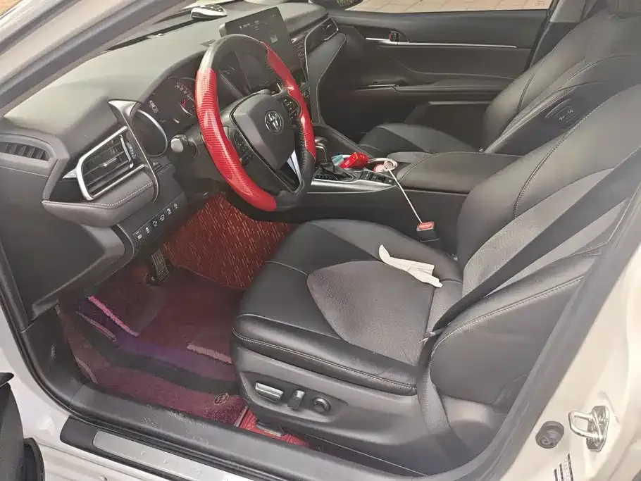 Toyota Camry — фото 6