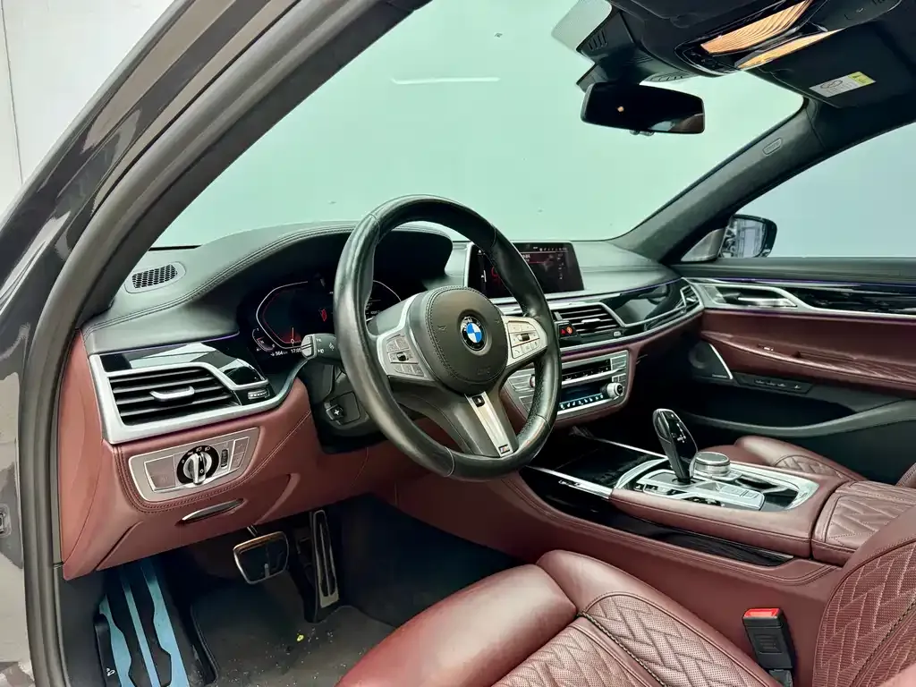 BMW 7 Series — фото 9
