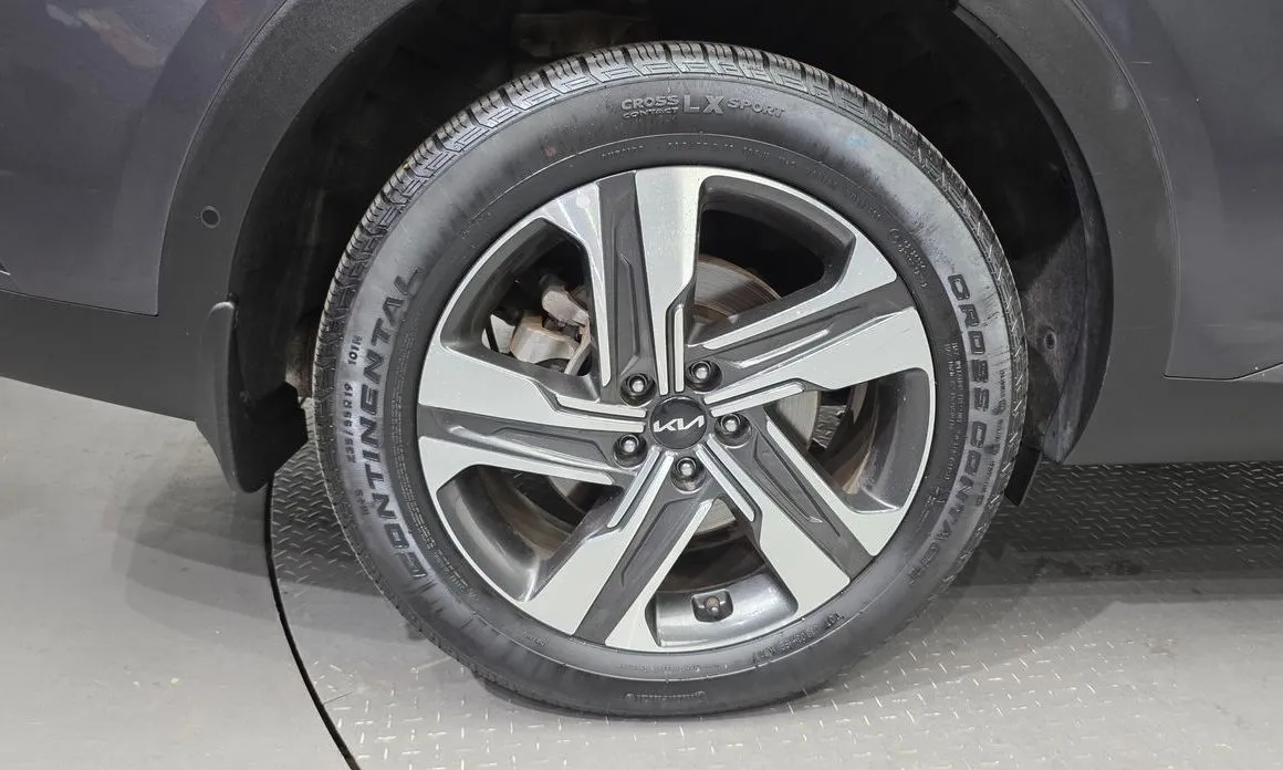 Kia Sorento — фото 8