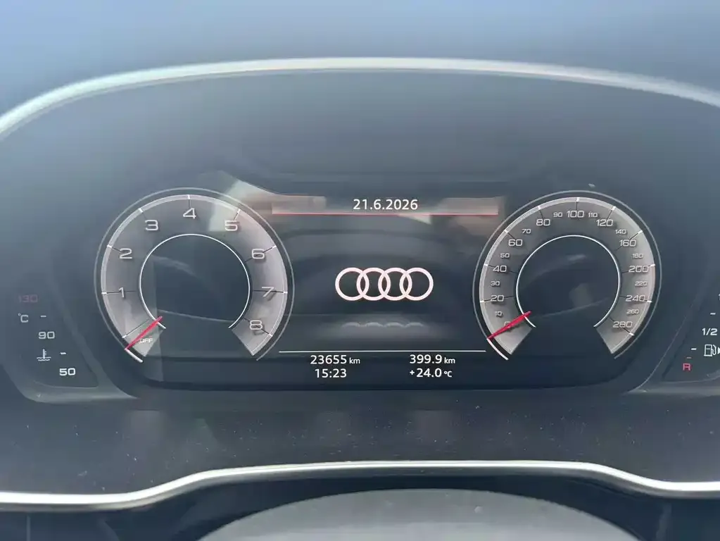Audi Q3 — фото 10