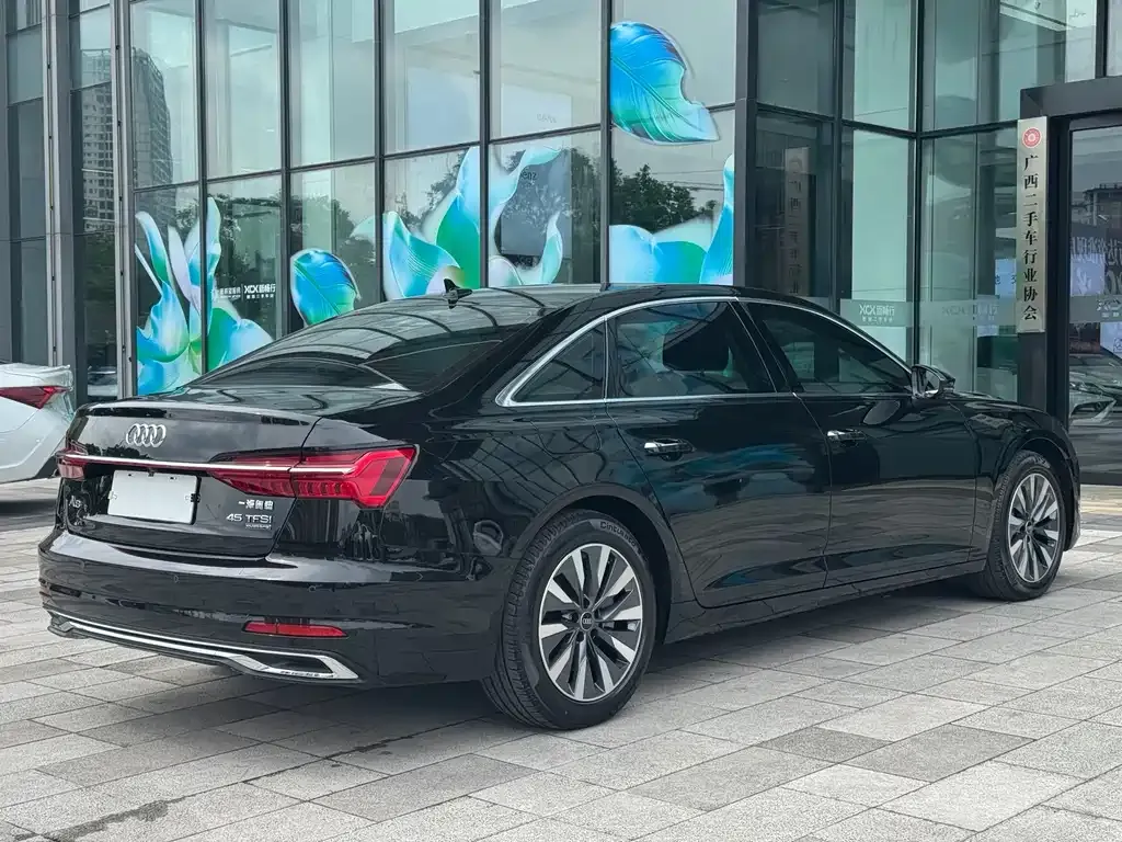 Audi A6L — фото 6