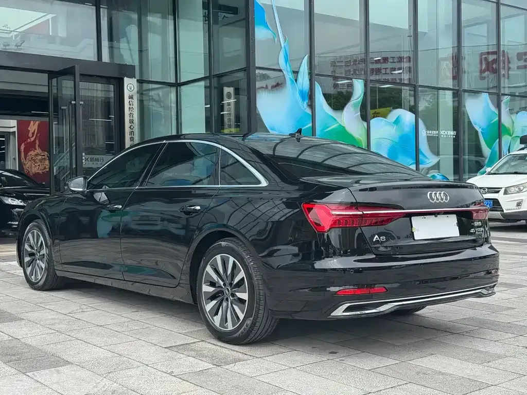 Audi A6L — фото 10