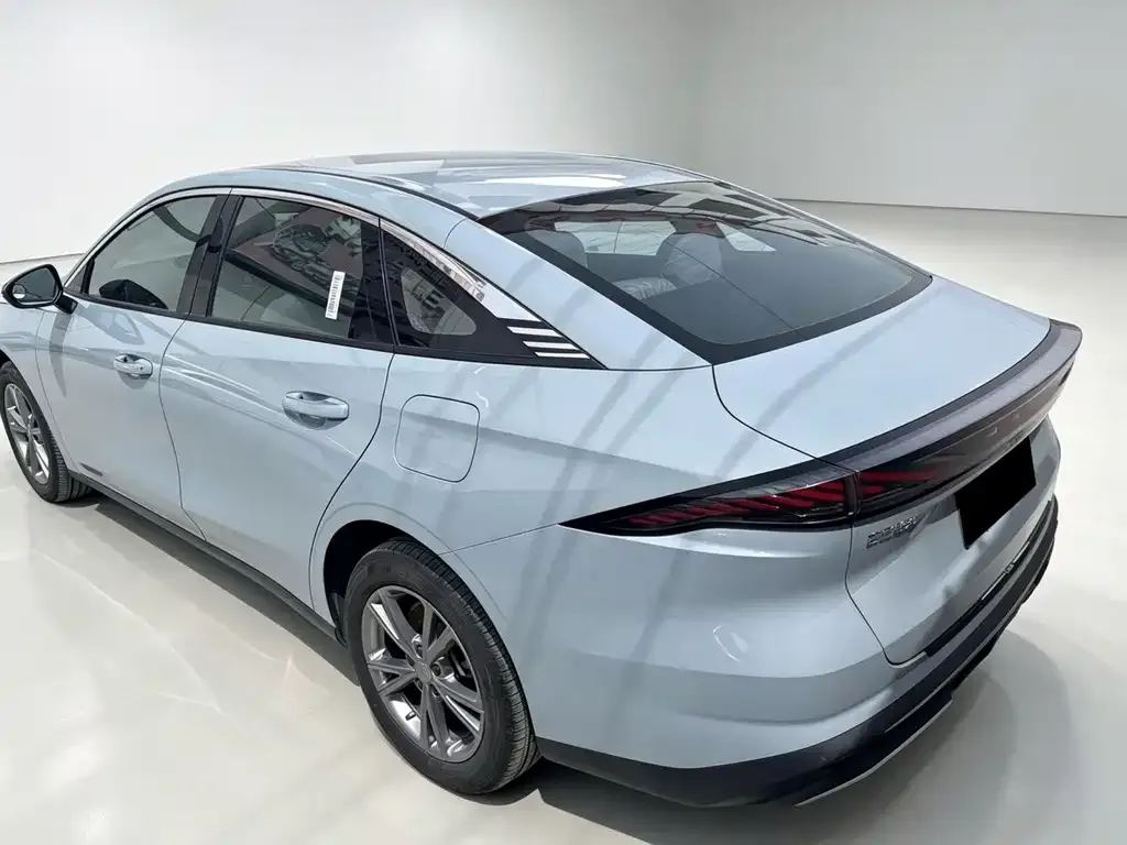 Geely Galaxy L6 — фото 6