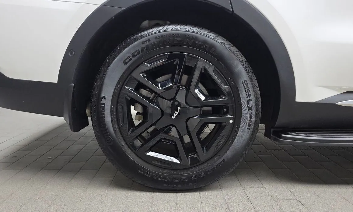 Kia Sorento — фото 6
