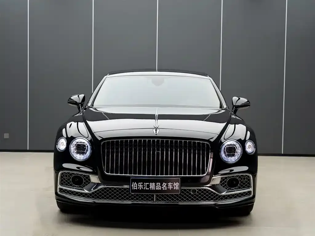 Bentley Flying Spur — фото 10