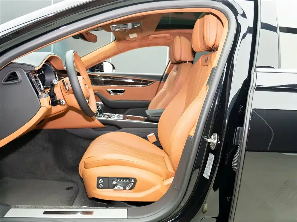 Bentley Flying Spur — фото 5