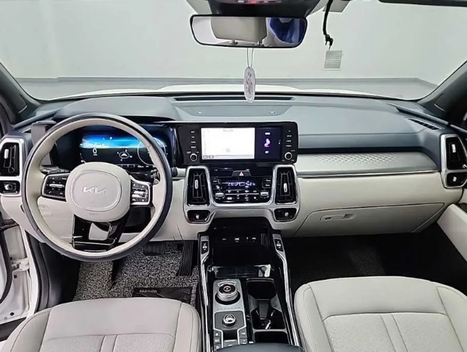 Kia Sorento — фото 8