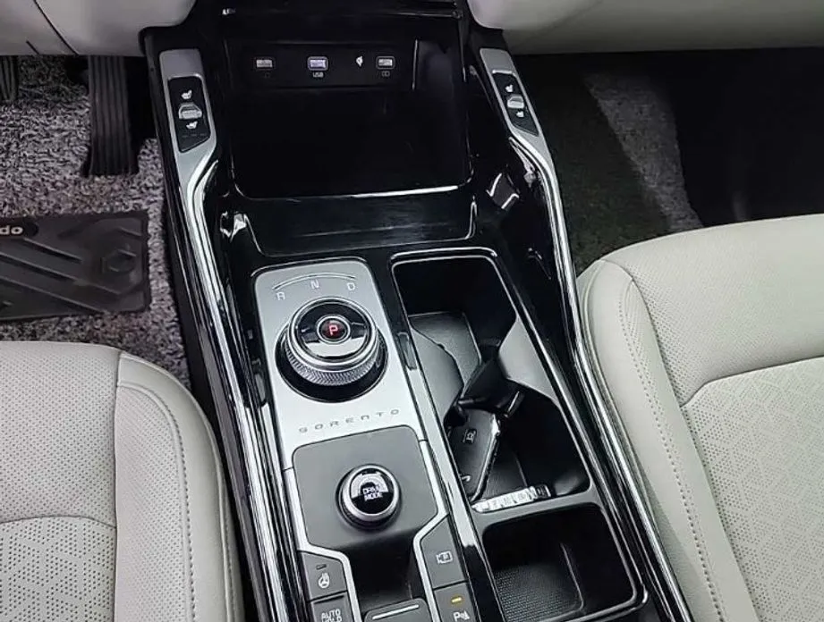 Kia Sorento — фото 7