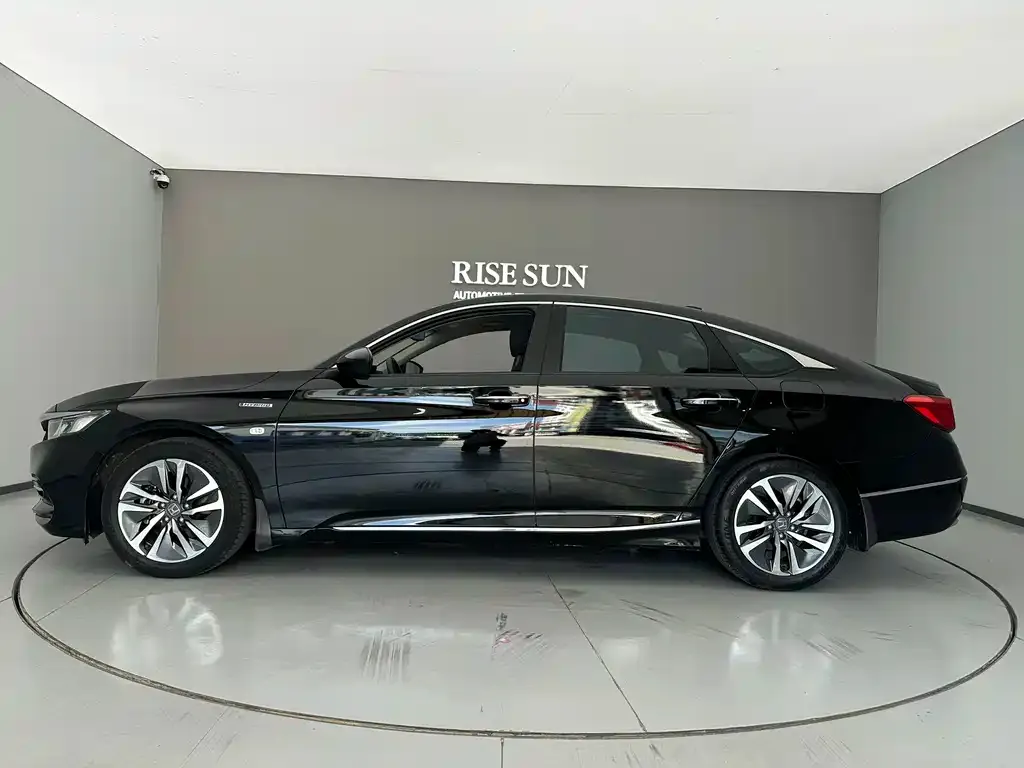 Honda Accord — фото 2