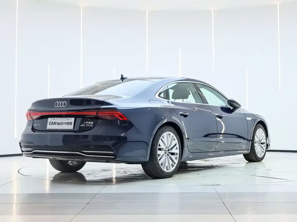 Audi A7L — фото 5