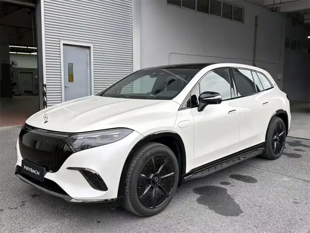 Mercedes-Benz EQS SUV — фото 1