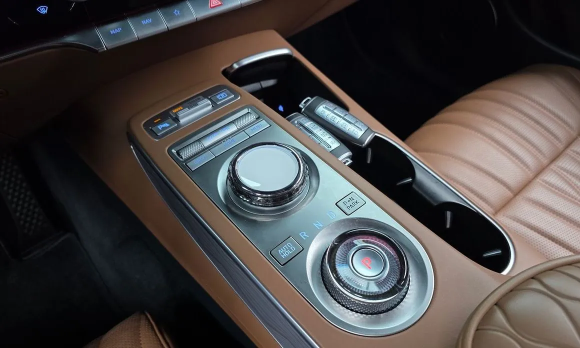 Genesis GV70 — фото 10