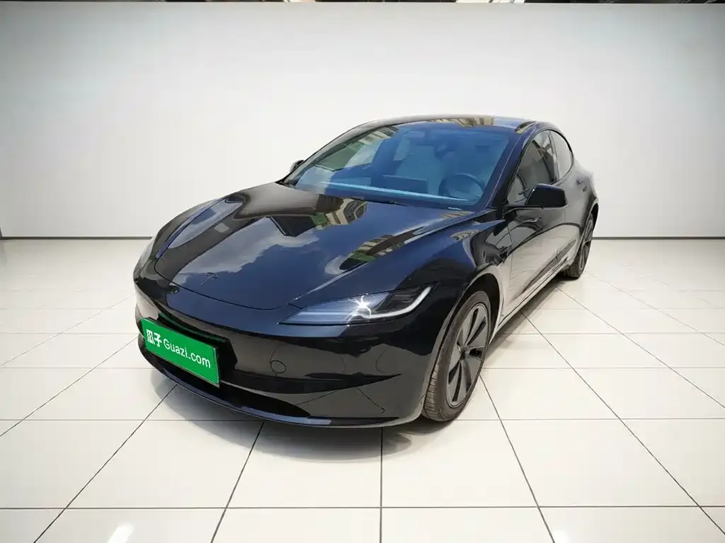 Tesla Model 3 — фото 1