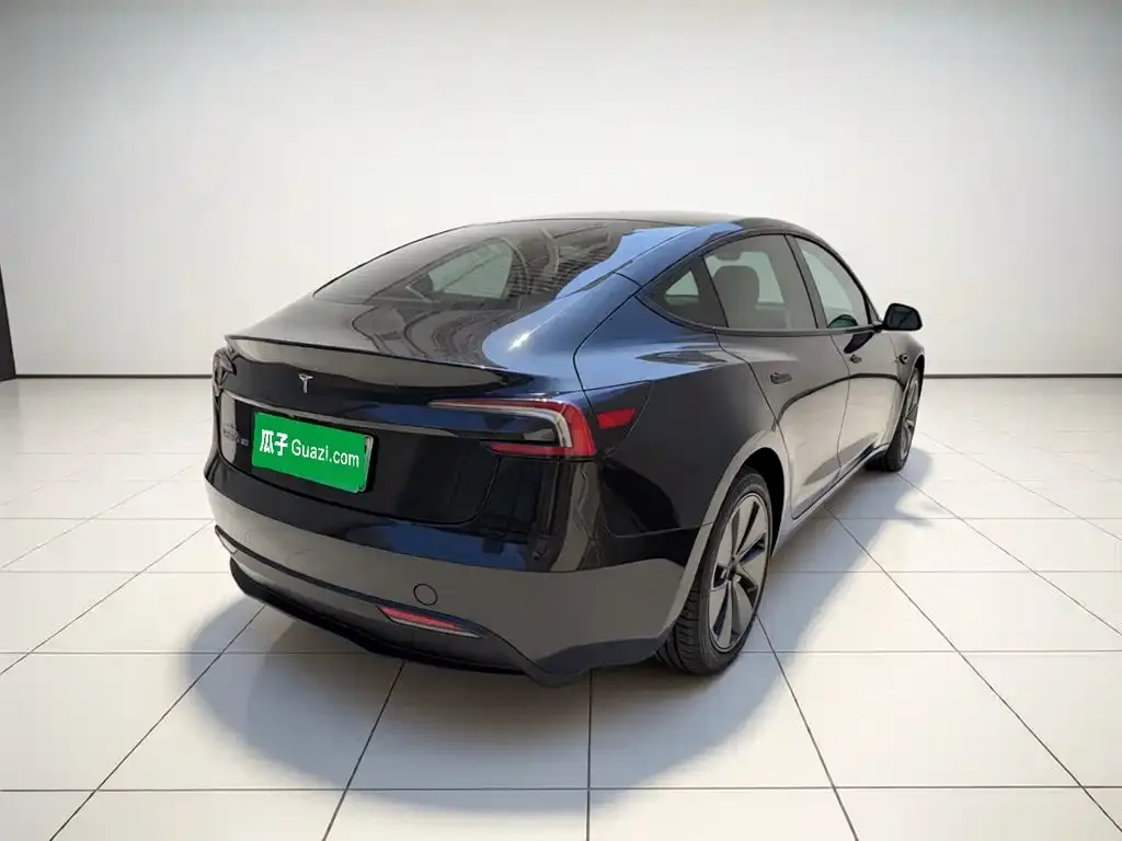 Tesla Model 3 — фото 2