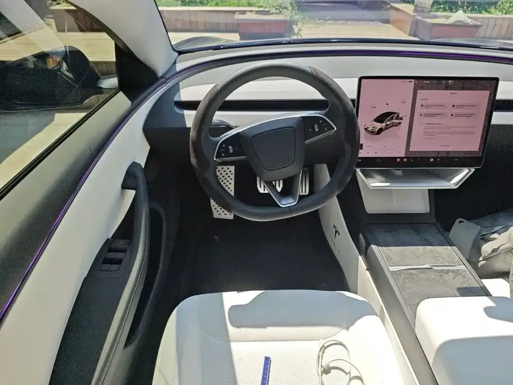 Tesla Model 3 — фото 10