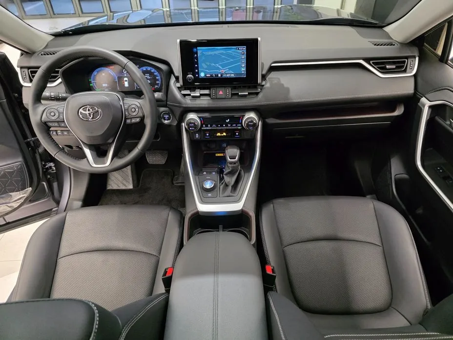 Toyota RAV4 — фото 3