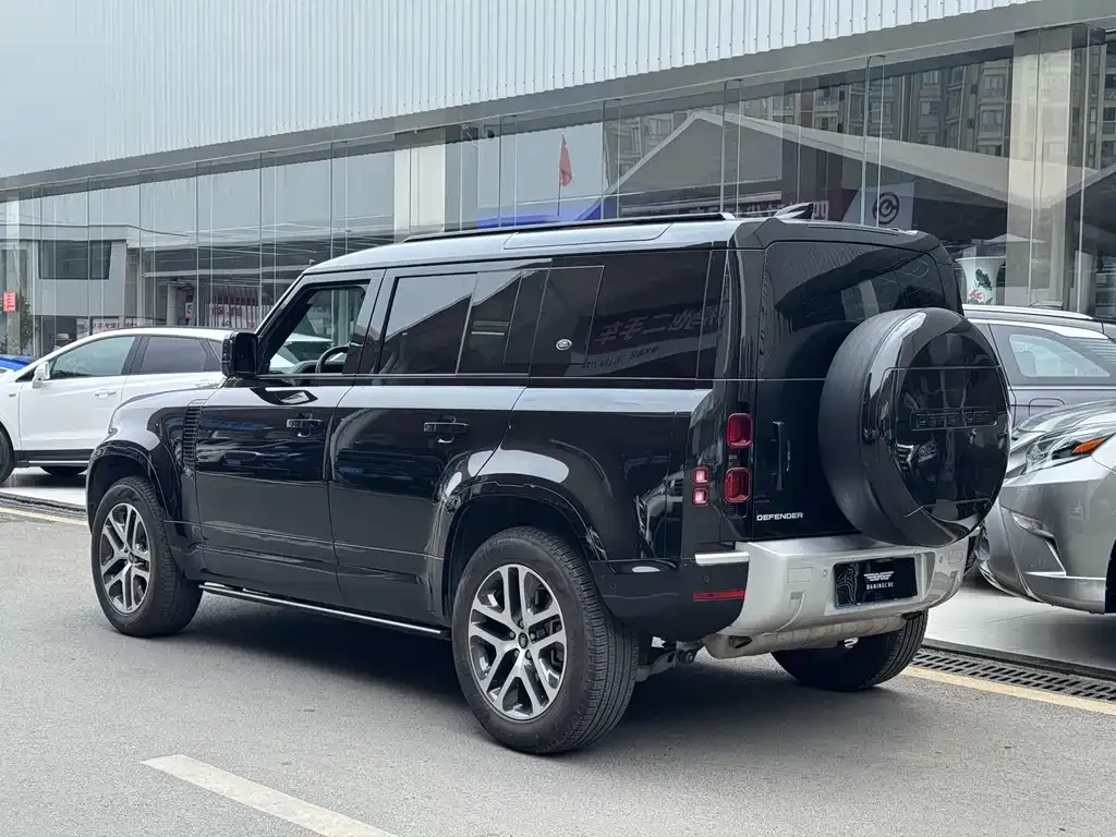 Land Rover Defender — фото 7