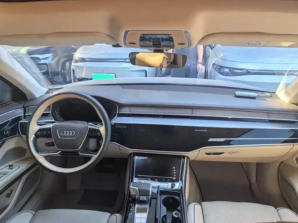Audi A8 — фото 3