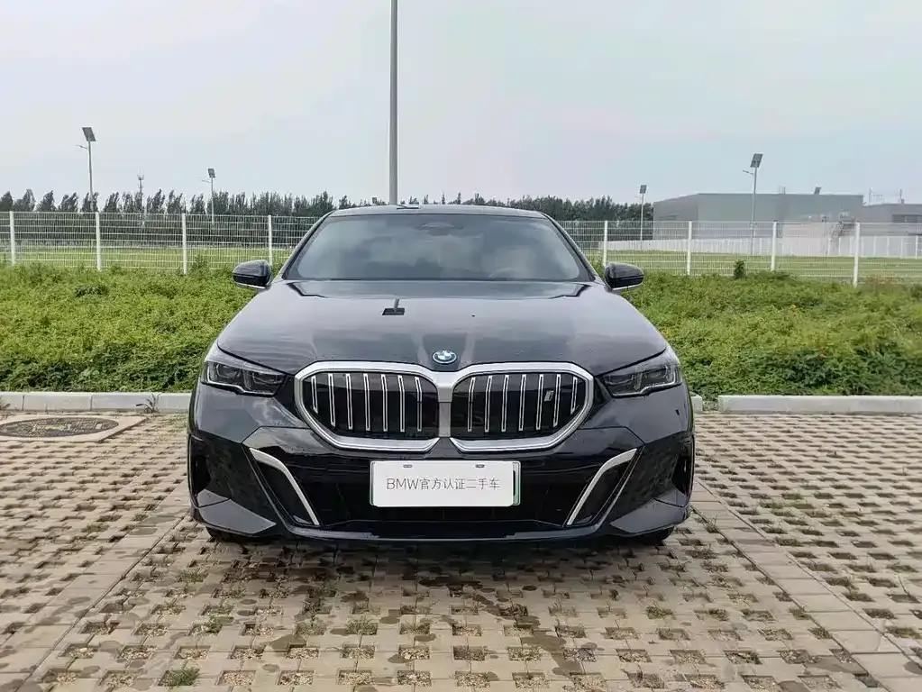 BMW i5 — фото 9
