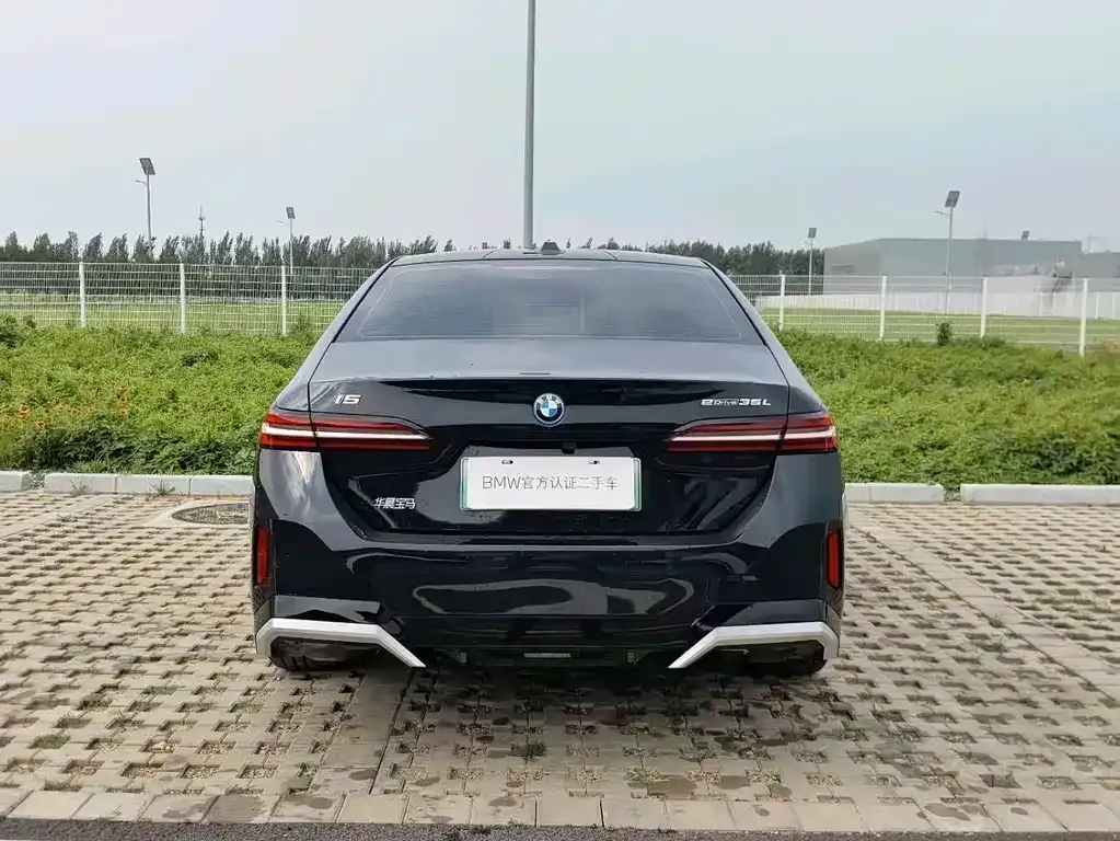 BMW i5 — фото 8