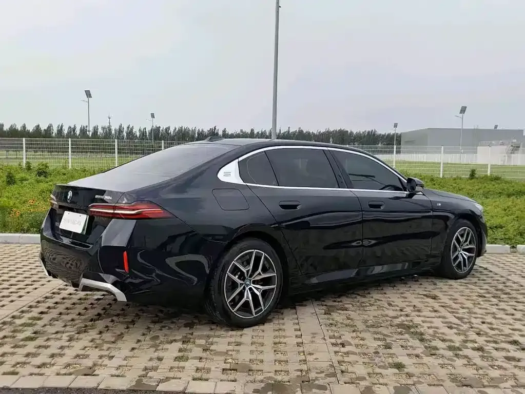 BMW i5 — фото 7