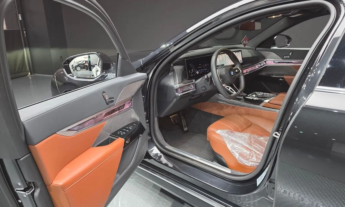 BMW 7-Series 2024 из KR, фото 9