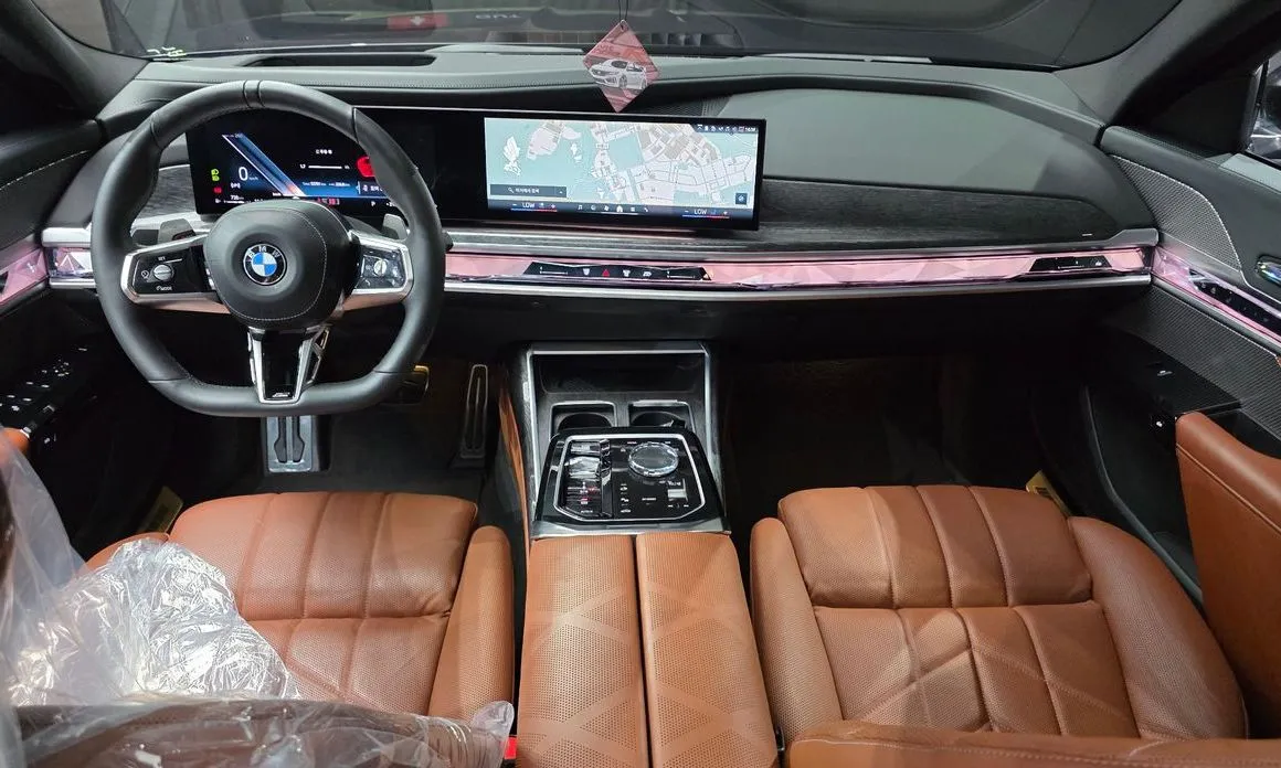BMW 7-Series 2024 из KR, фото 2