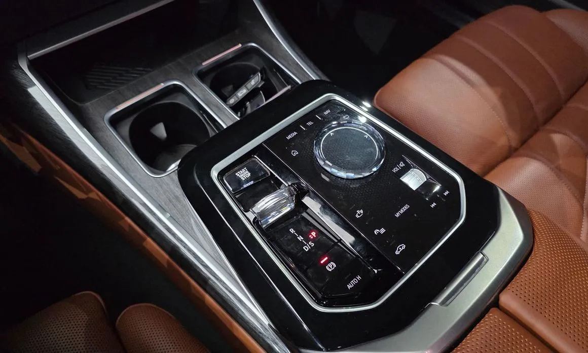 BMW 7-Series 2024 из KR, фото 7