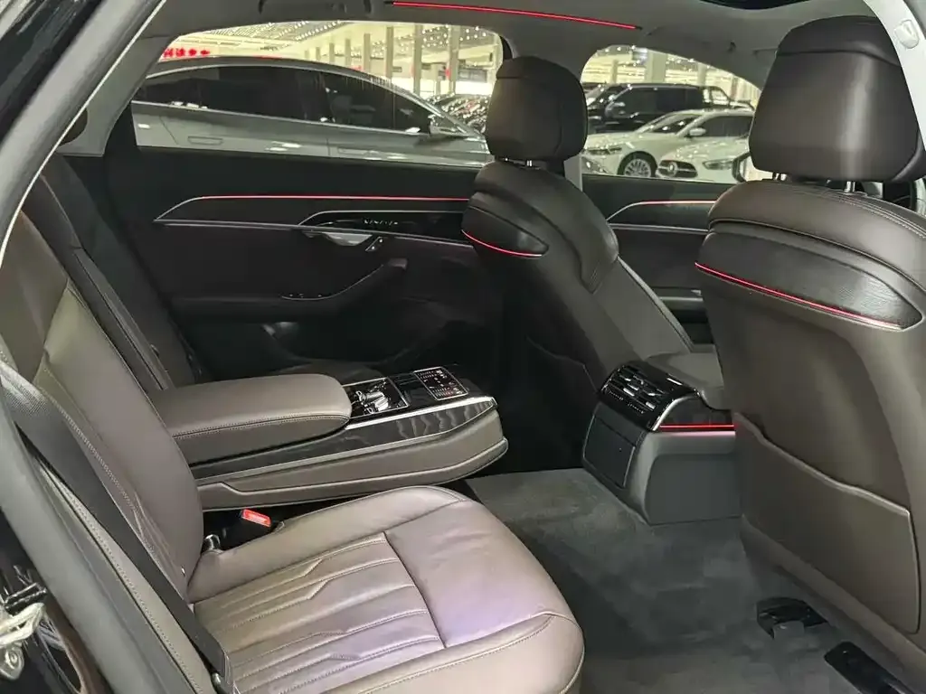 Audi A8 2023 из CN, фото 5