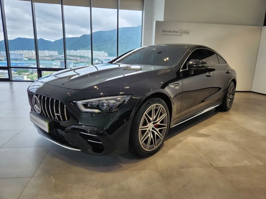 Mercedes-Benz AMG GT — фото 1