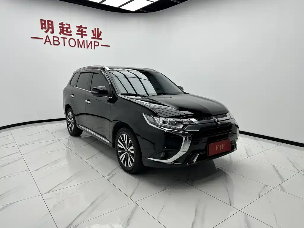 Mitsubishi Outlander — фото 2