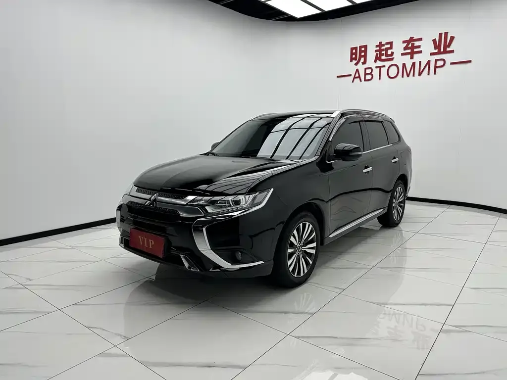 Mitsubishi Outlander — фото 3