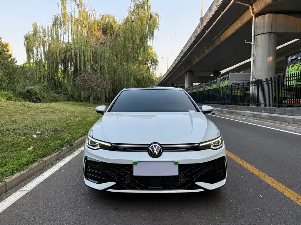 Volkswagen Golf — фото 6