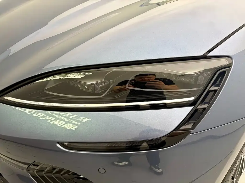 BYD Seal — фото 10