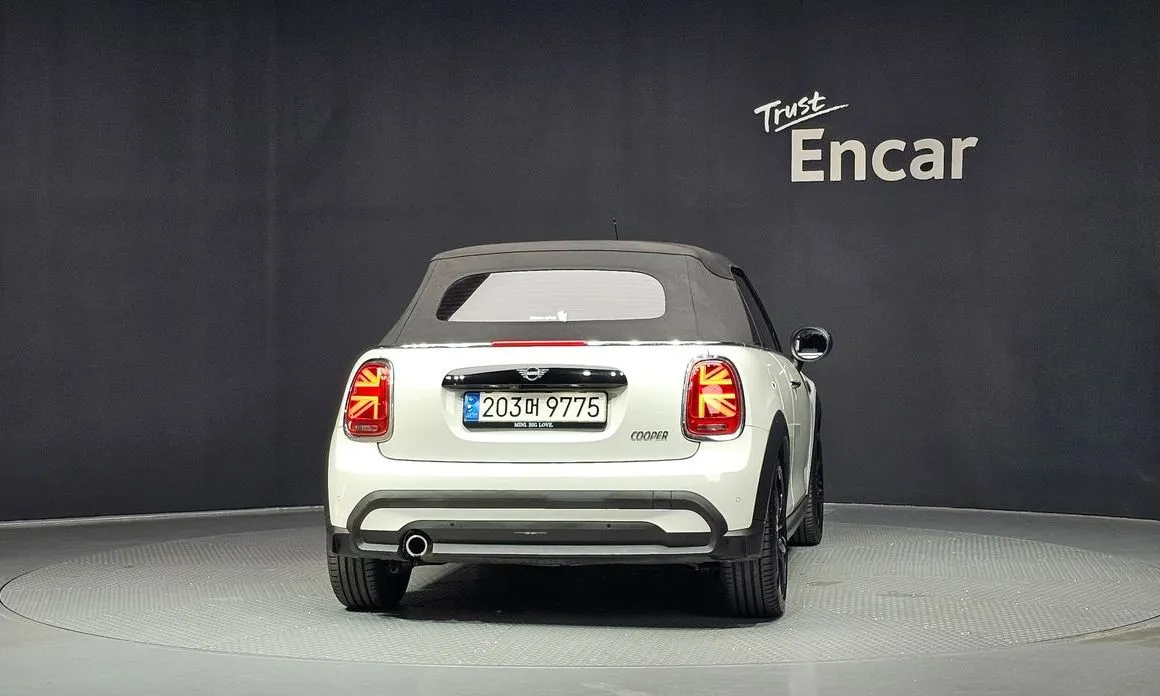 Mini Cooper Convertible 2024 из KR, фото 2
