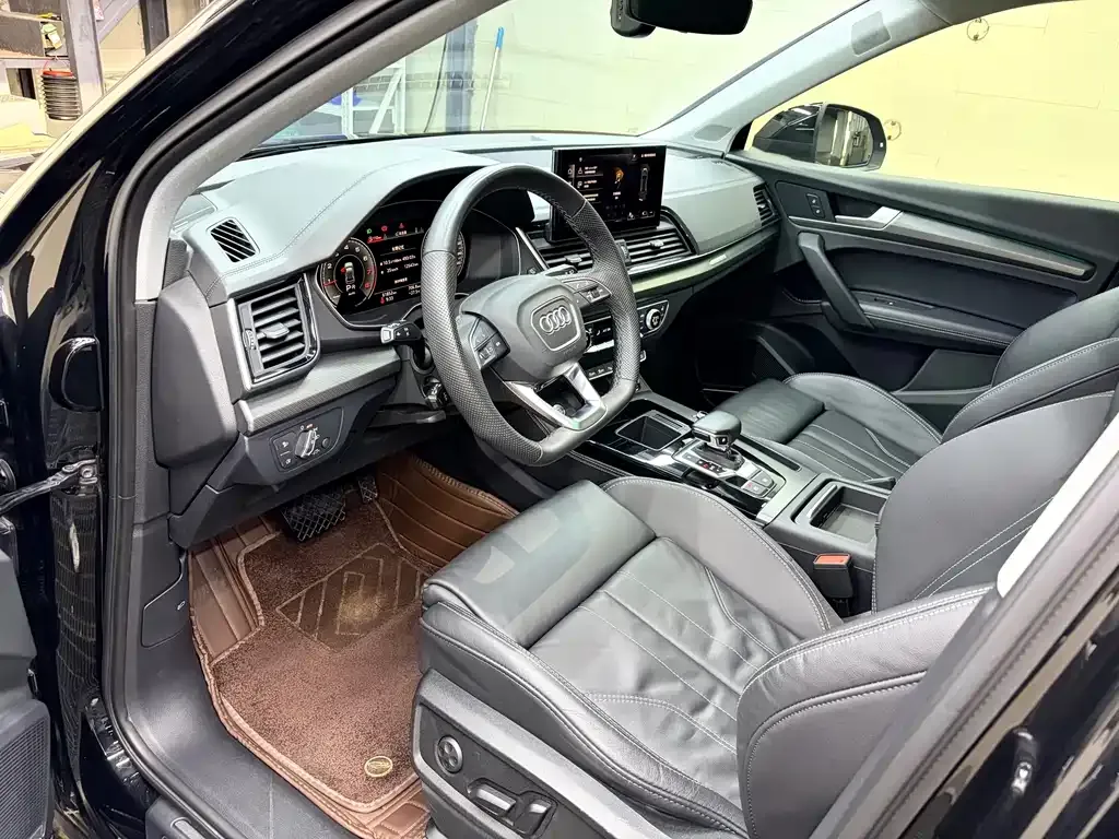Audi Q5L 2022 из CN, фото 5