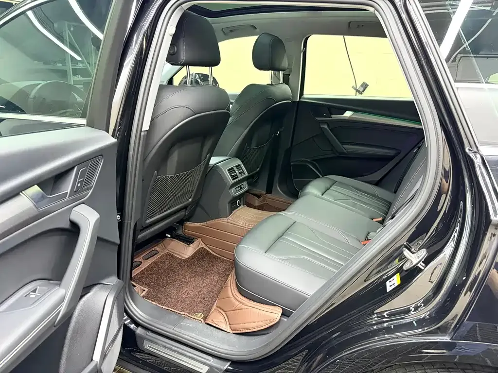 Audi Q5L 2022 из CN, фото 7