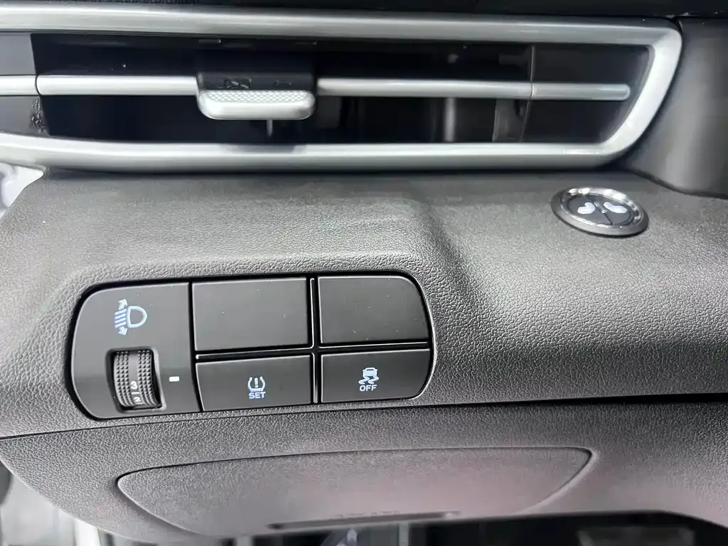 Hyundai Elantra — фото 9