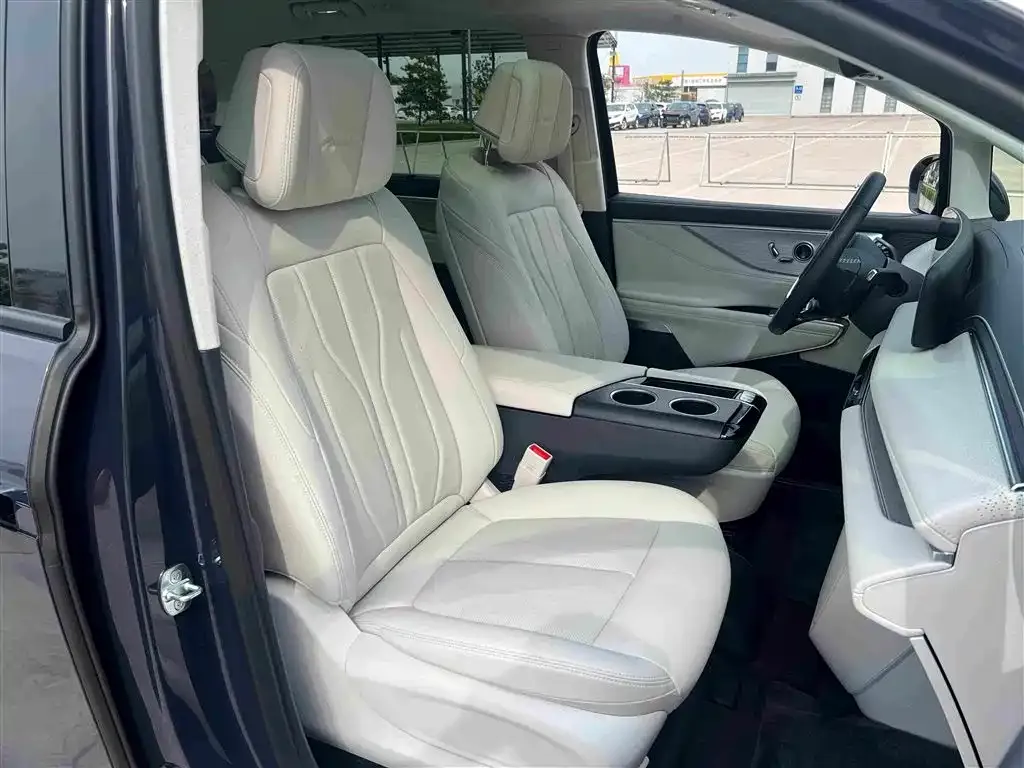 Buick GL8 Hybrid — фото 3