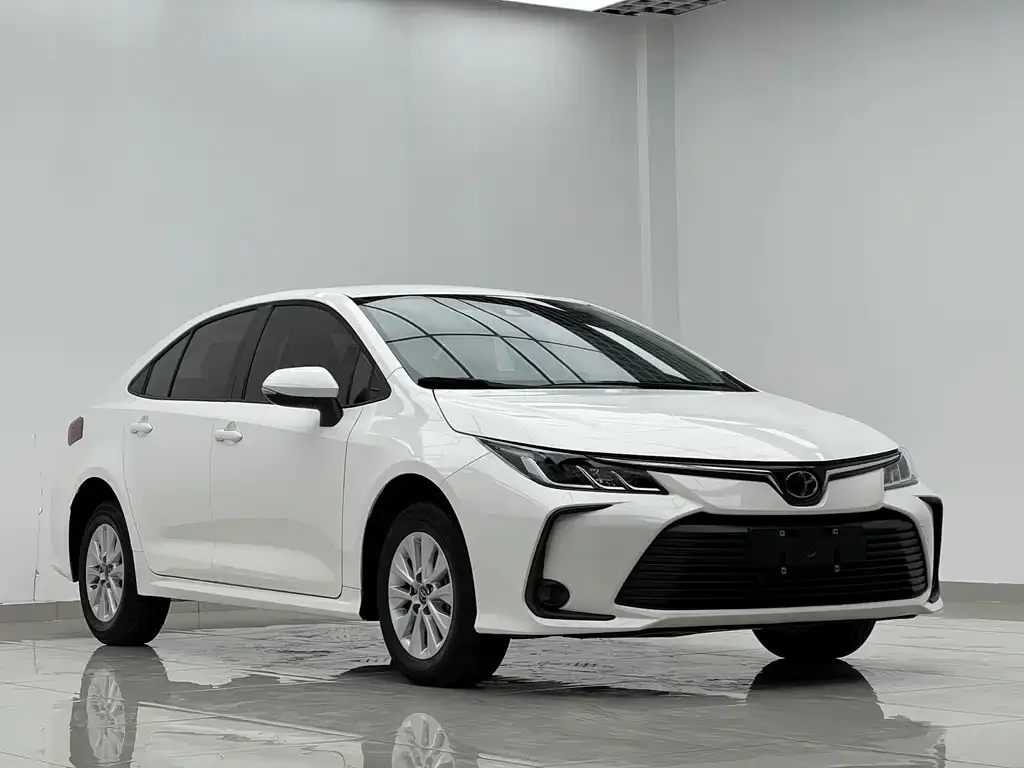 Toyota Corolla — фото 6