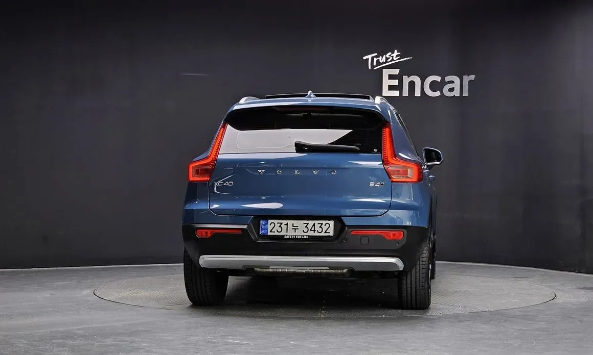 Volvo XC40 — фото 3