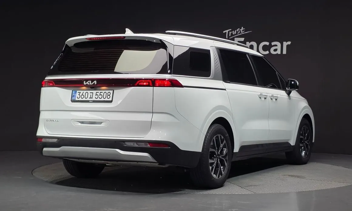 Kia Carnival — фото 3